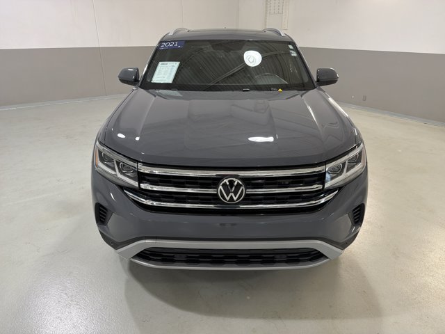 Certified 2021 Volkswagen Atlas Cross Sport SE w/ Panoramic Sunroof Package AWD/4WD image 3