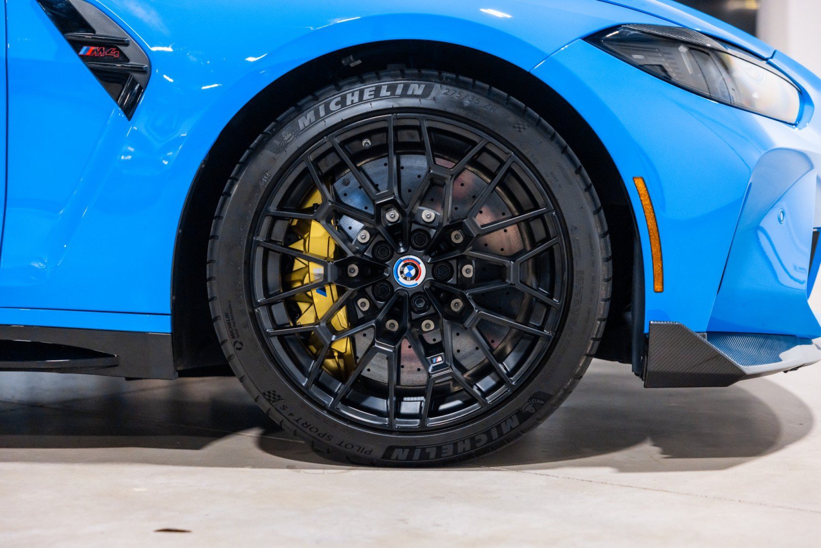 Used 2025 BMW M4 CS AWD/4WD image 28