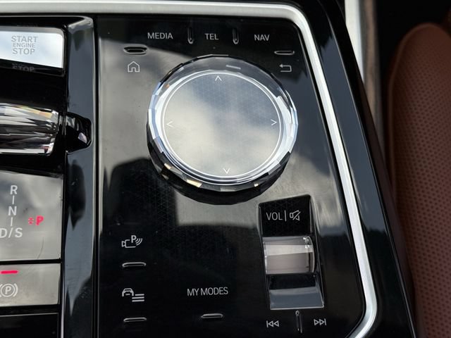 Used 2023 BMW 760i xDrive AWD/4WD image 22