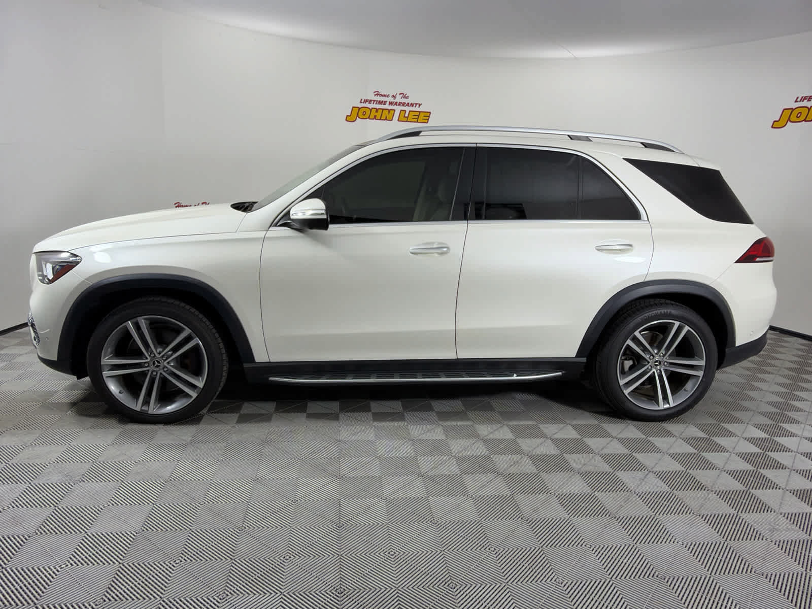 Used 2022 Mercedes-Benz GLE 450 4MATIC image 2