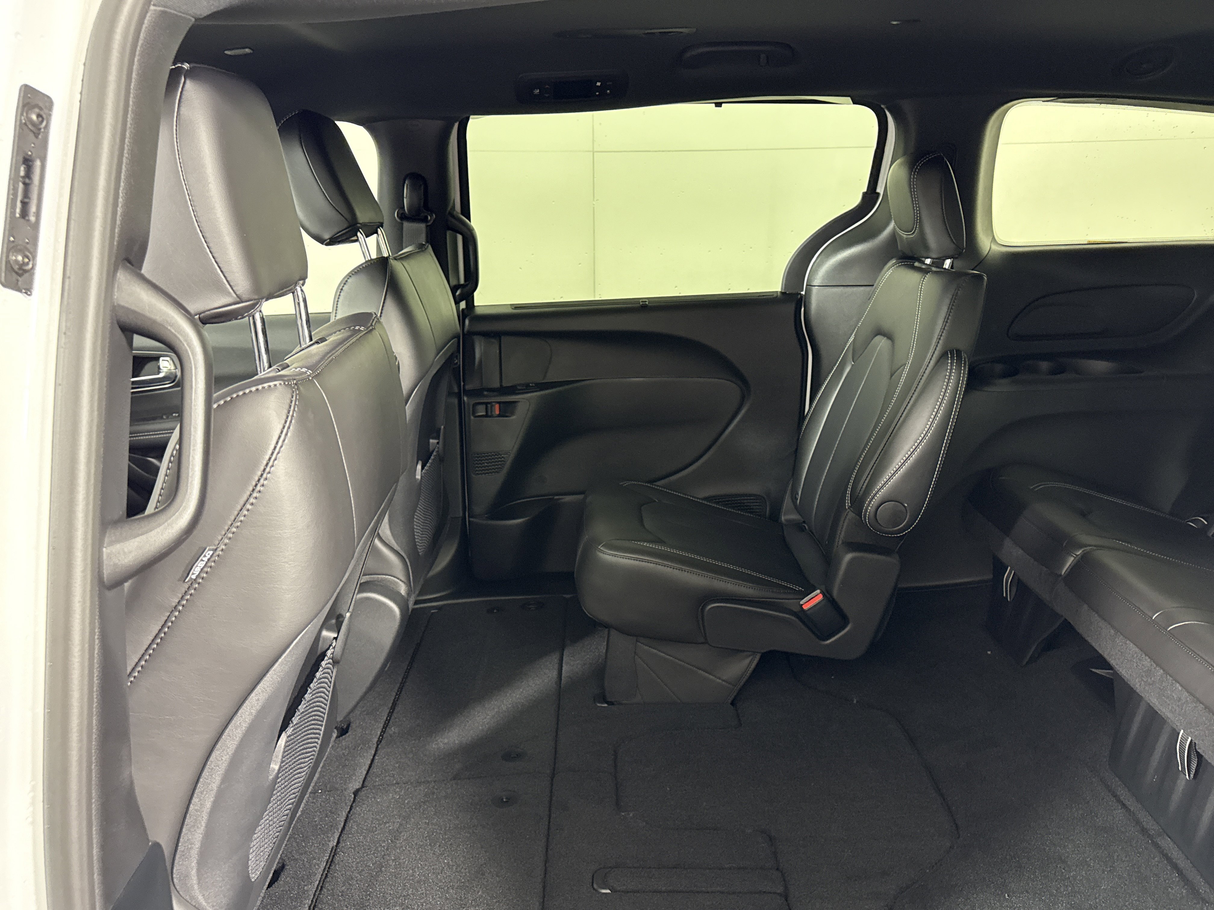 New 2026 Chrysler Voyager LX image 14