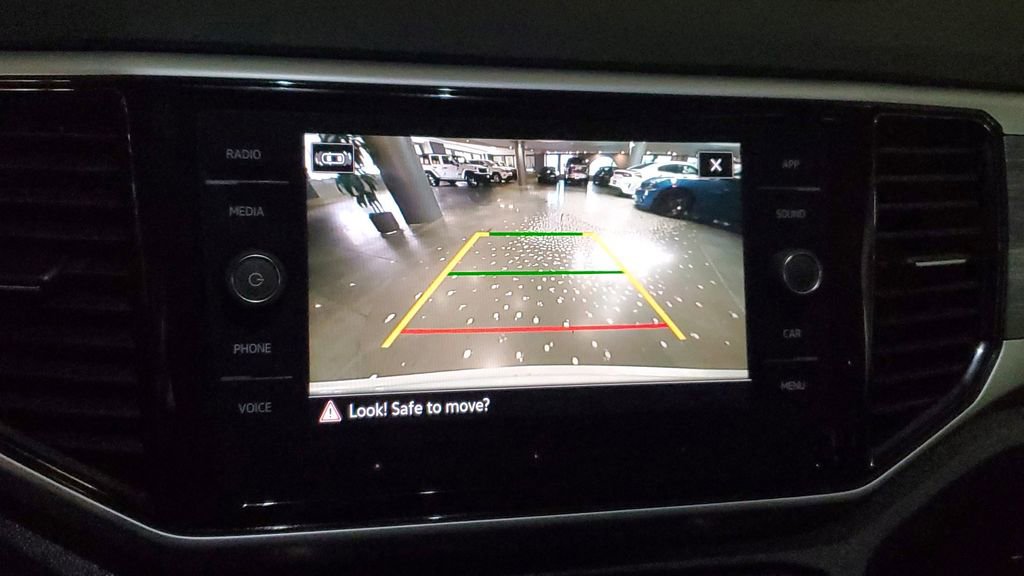 Used 2022 Volkswagen Atlas Cross Sport SE image 26