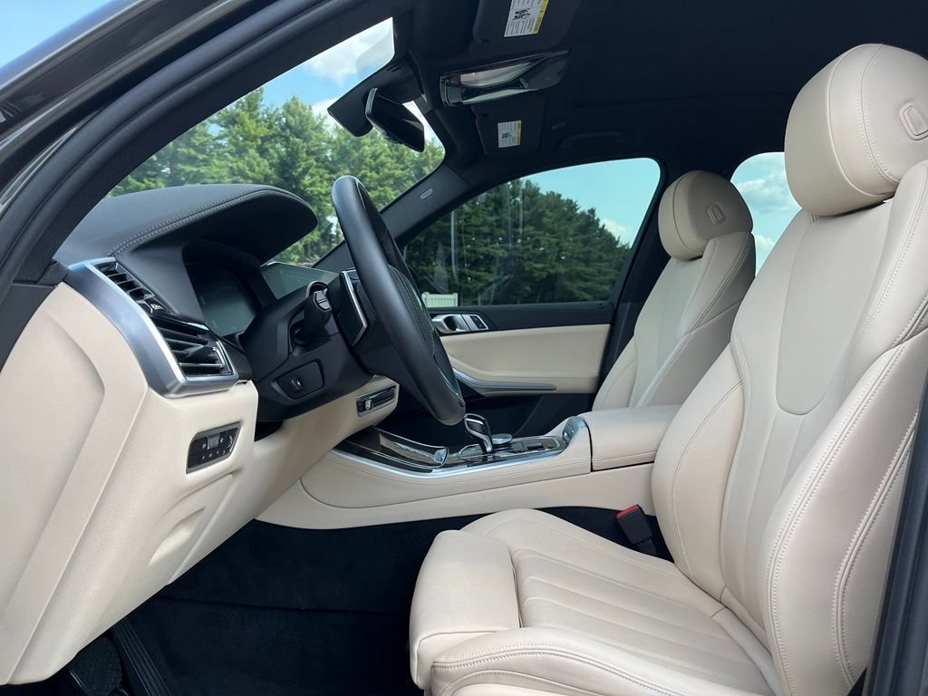 Used 2022 BMW X5 xDrive40i w/ Premium Package AWD/4WD image 17