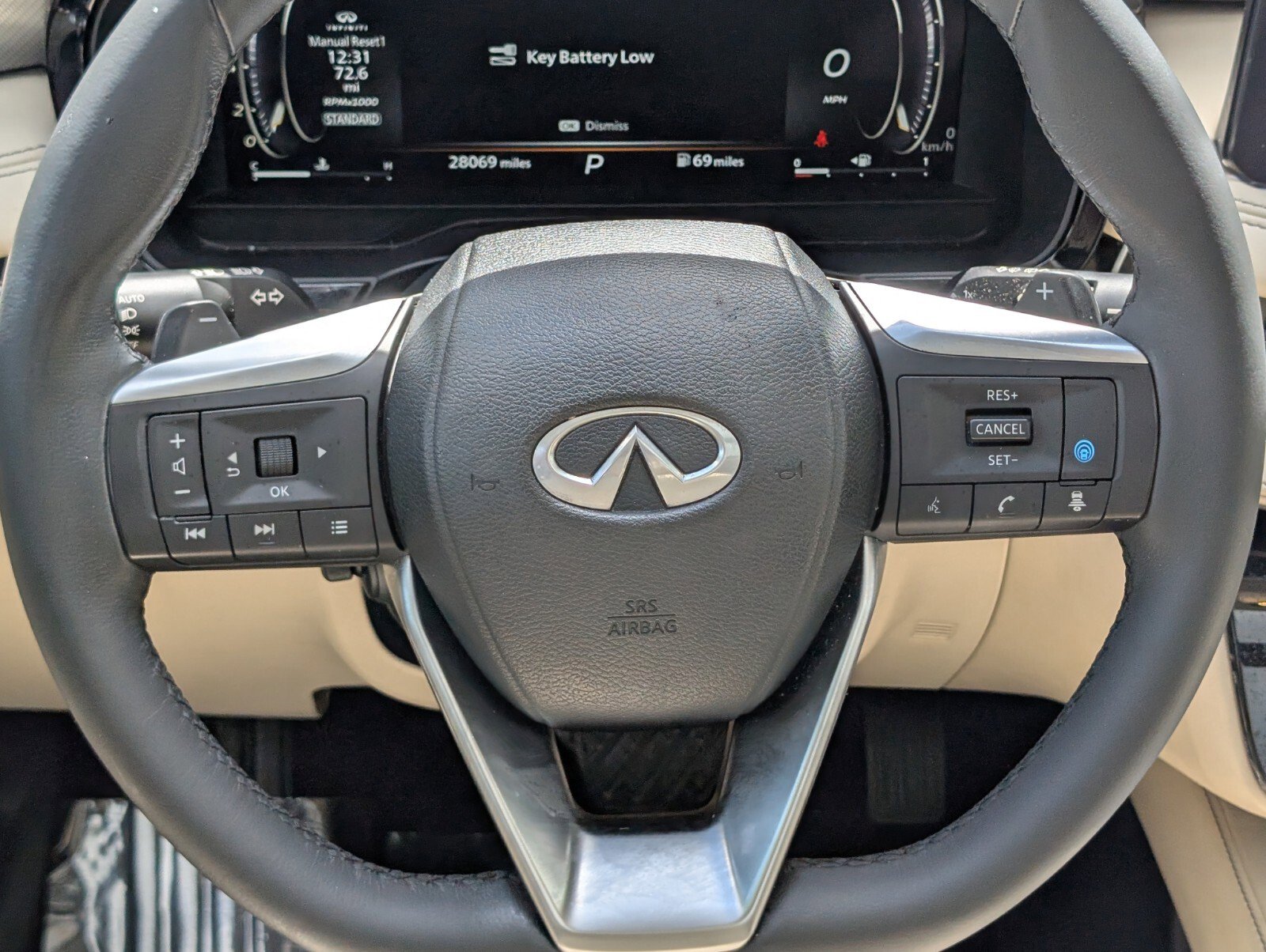 Used 2023 INFINITI QX60 Luxe w/ Performance Audio Package FWD image 15