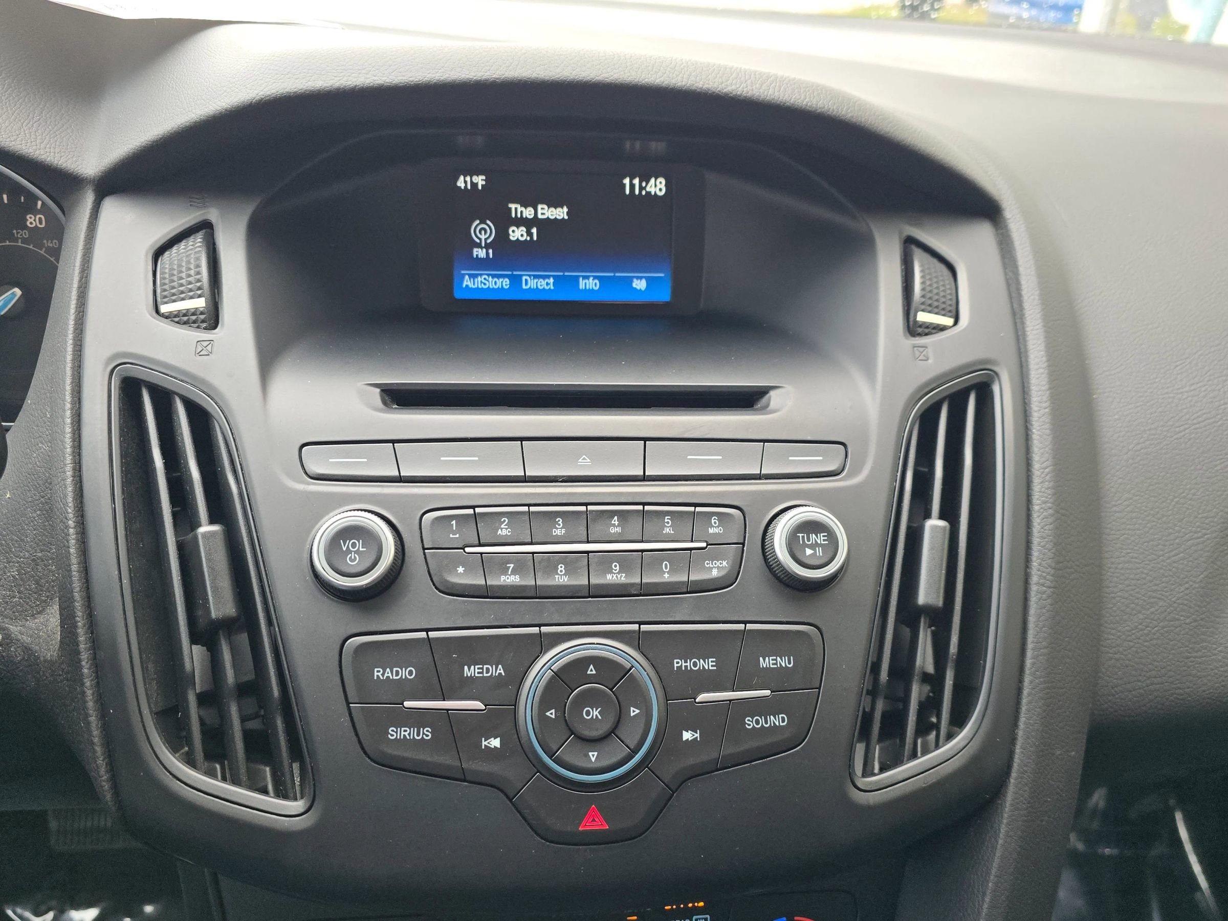 Used 2017 Ford Focus SE image 22