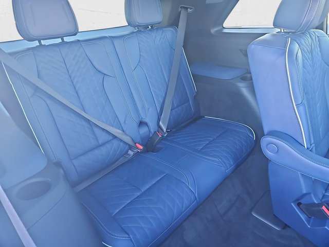 New 2026 Cadillac Vistiq Premium Luxury w/ LPO, Floor Liner Package image 12