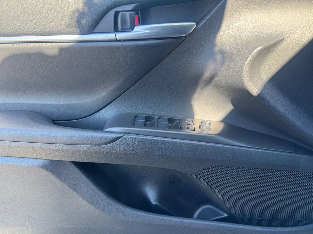 Used 2024 Toyota Camry SE FWD image 19