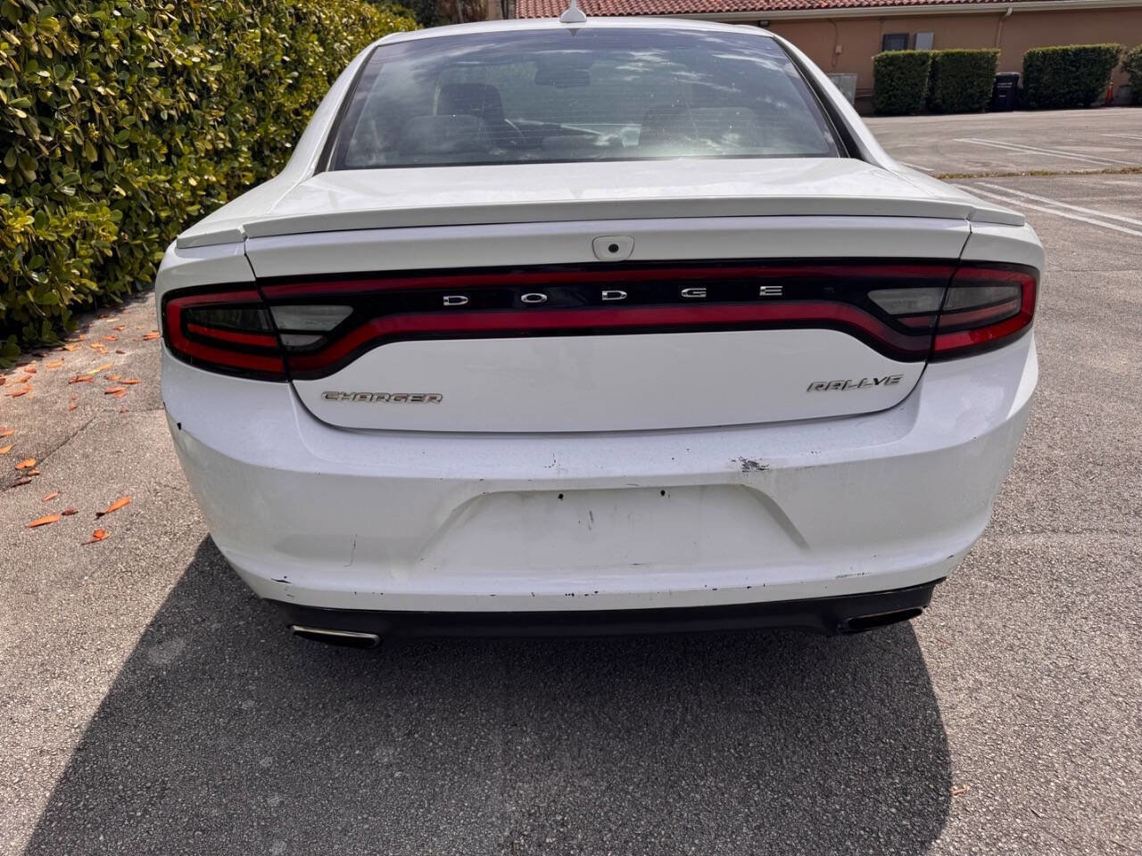 Used 2015 Dodge Charger SXT image 4