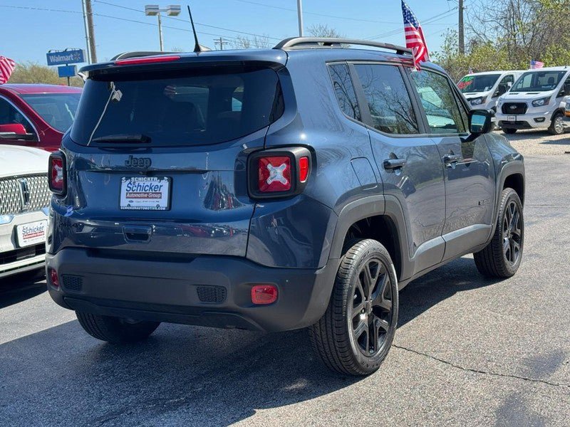 Used 2023 Jeep Renegade Altitude w/ Sun/Sound Group AWD/4WD image 3