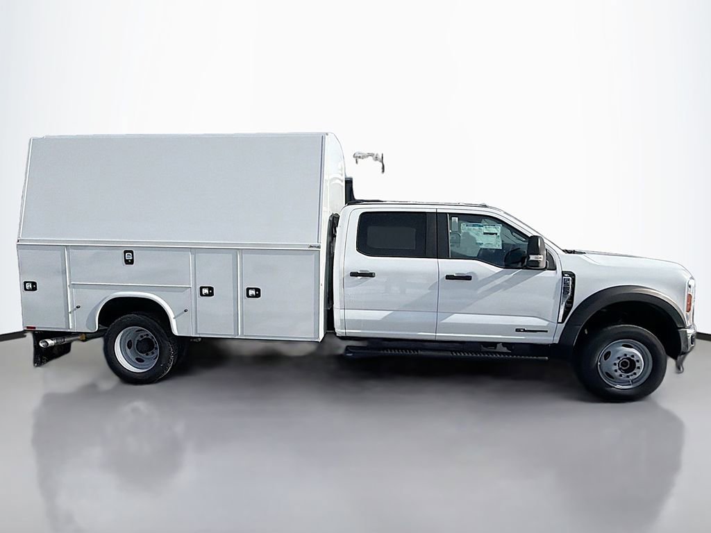 New 2026 Ford F550 4x4 Crew Cab image 9