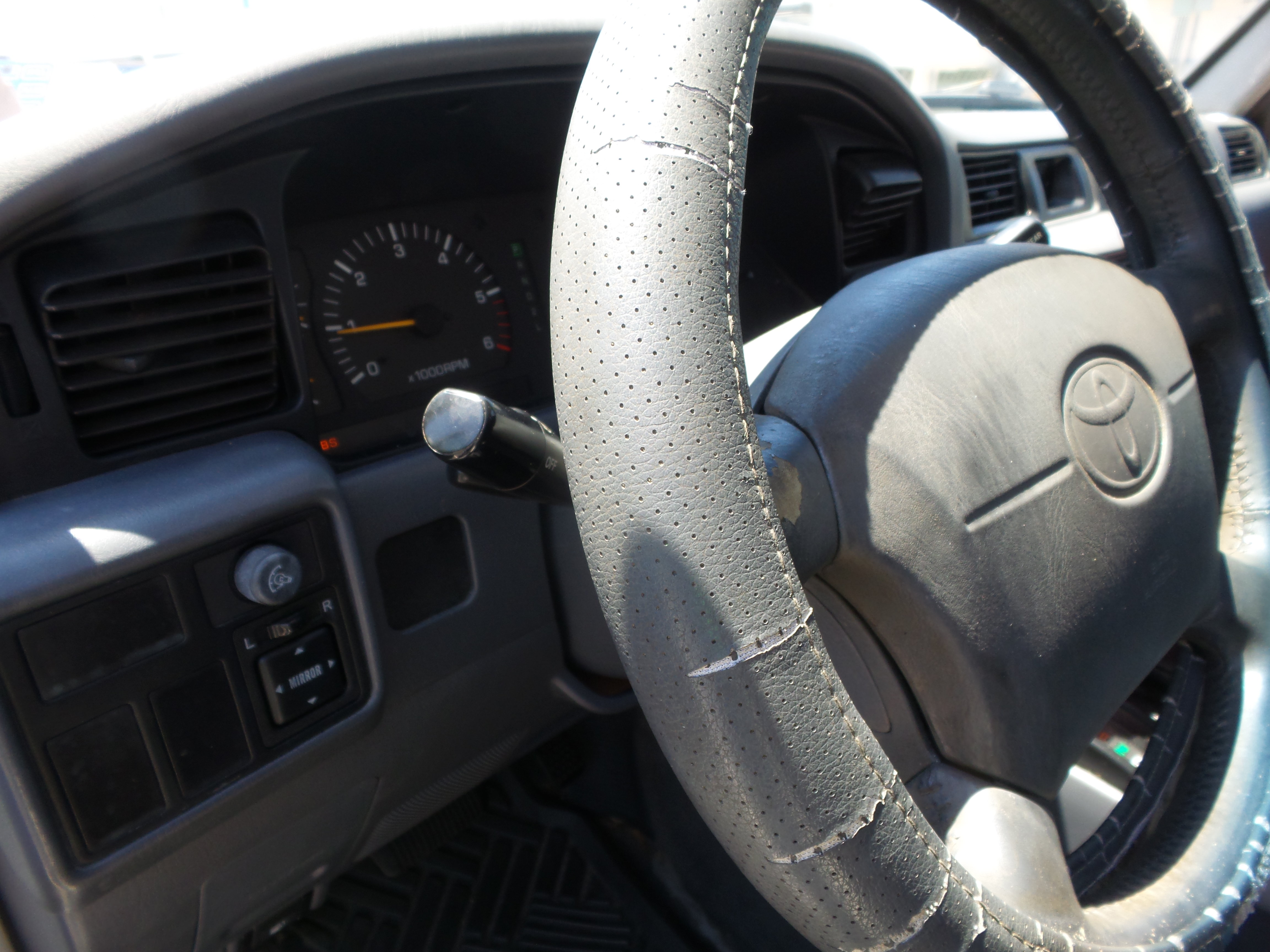 Used 1997 Toyota Land Cruiser w/ Leather Trim Pkg AWD/4WD image 31