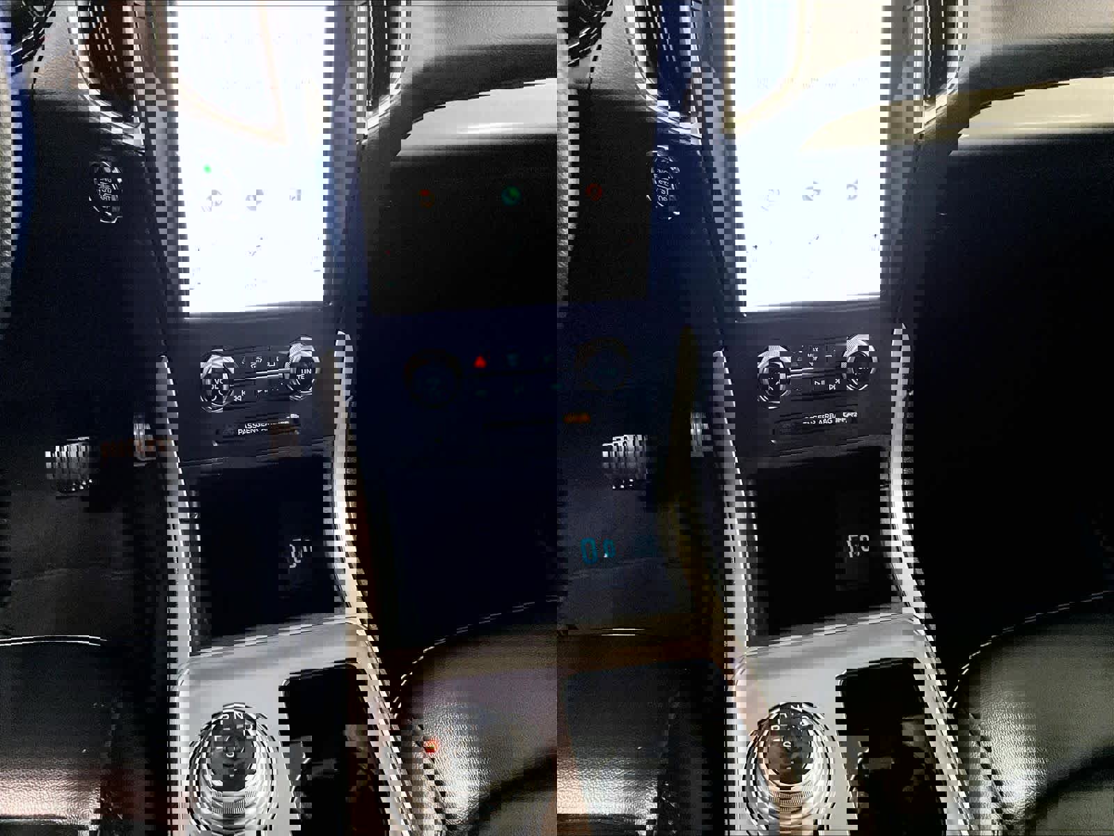 Used 2024 Ford Edge SEL image 50