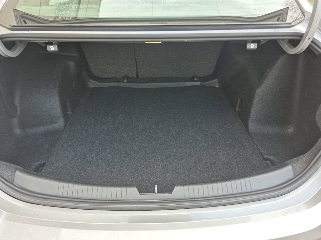 Used 2020 Chevrolet Malibu LS image 10