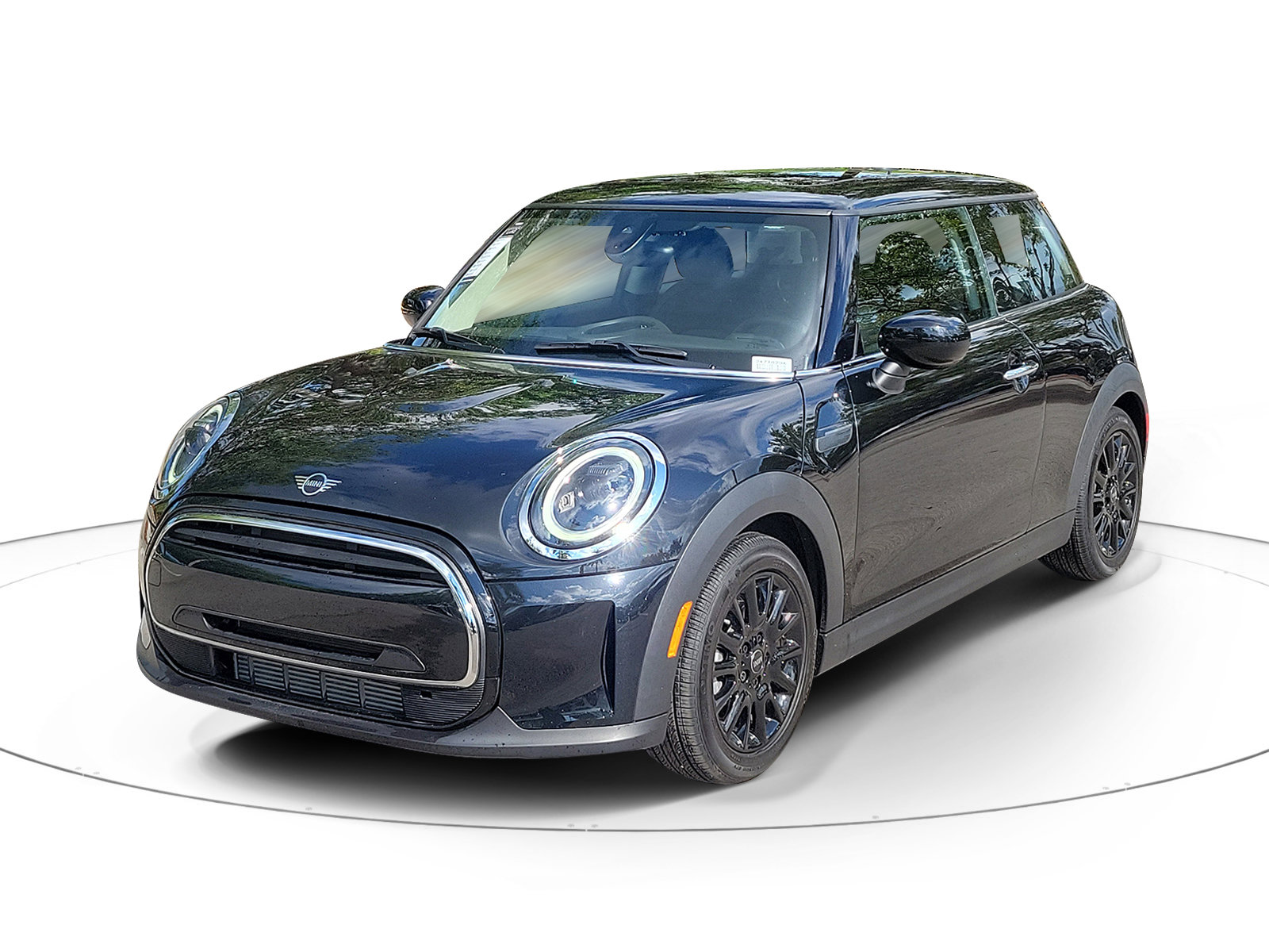 Used 2024 MINI Cooper 2-Door Hardtop image 2