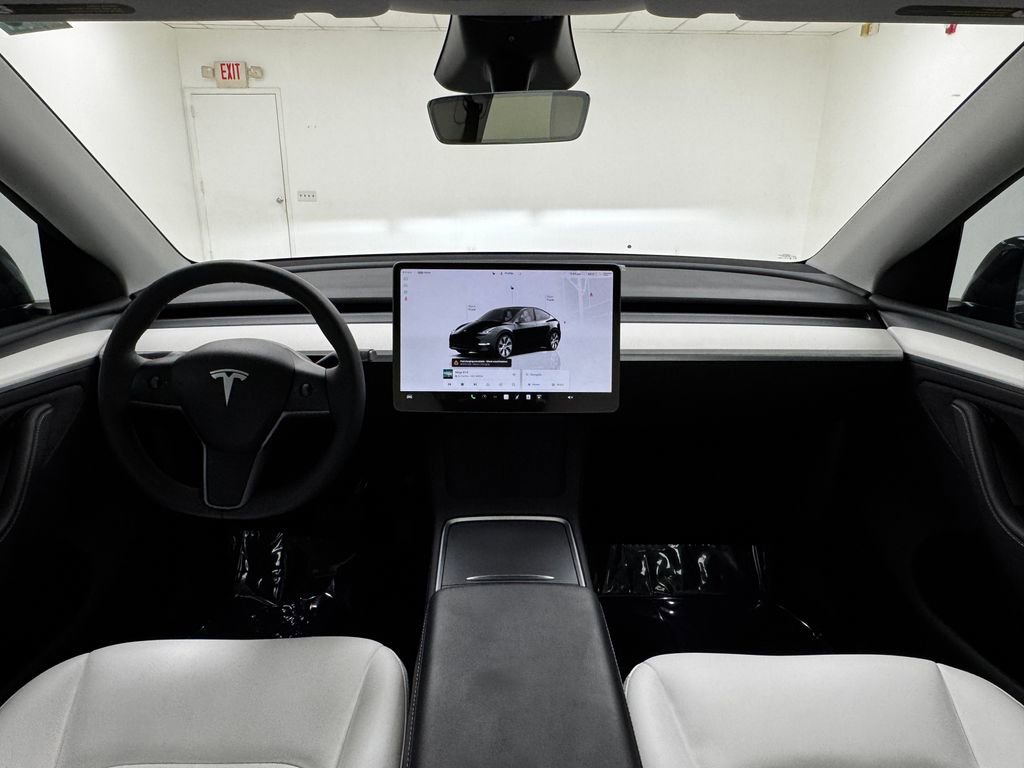 Used 2024 Tesla Model Y Long Range image 17