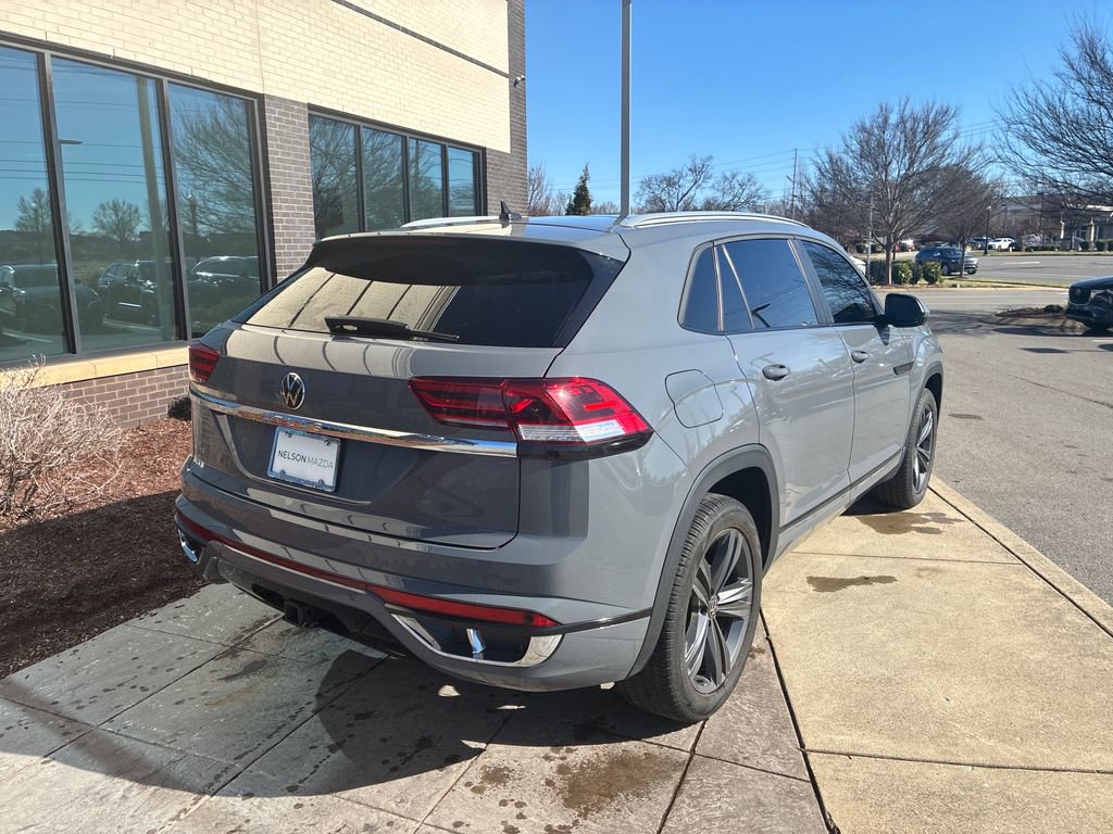 Used 2021 Volkswagen Atlas Cross Sport SE image 3
