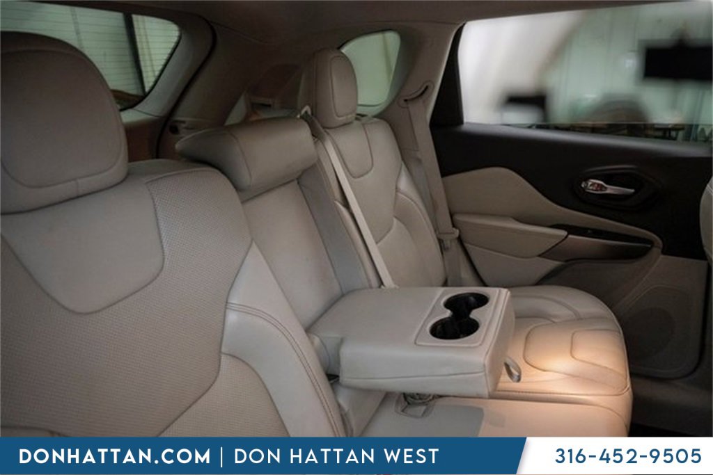 Used 2021 Jeep Cherokee Latitude Lux w/ Comfort/Convenience Group image 31