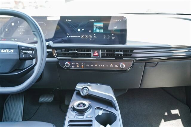 New 2025 Kia EV6 Light w/ Light LR Technology Package RWD image 9