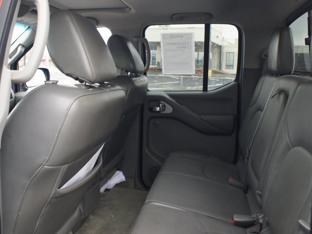 Used 2016 Nissan Frontier SL w/ Moonroof Package image 12