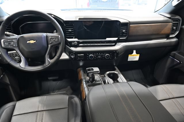 New 2026 Chevrolet Silverado 1500 High Country w/ High Country Premium Package AWD/4WD image 15