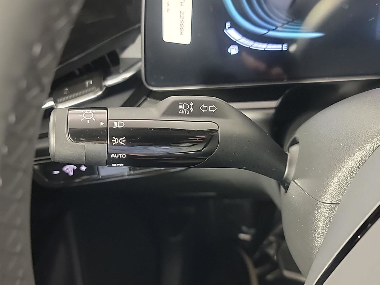 Used 2025 Kia Niro EX image 27