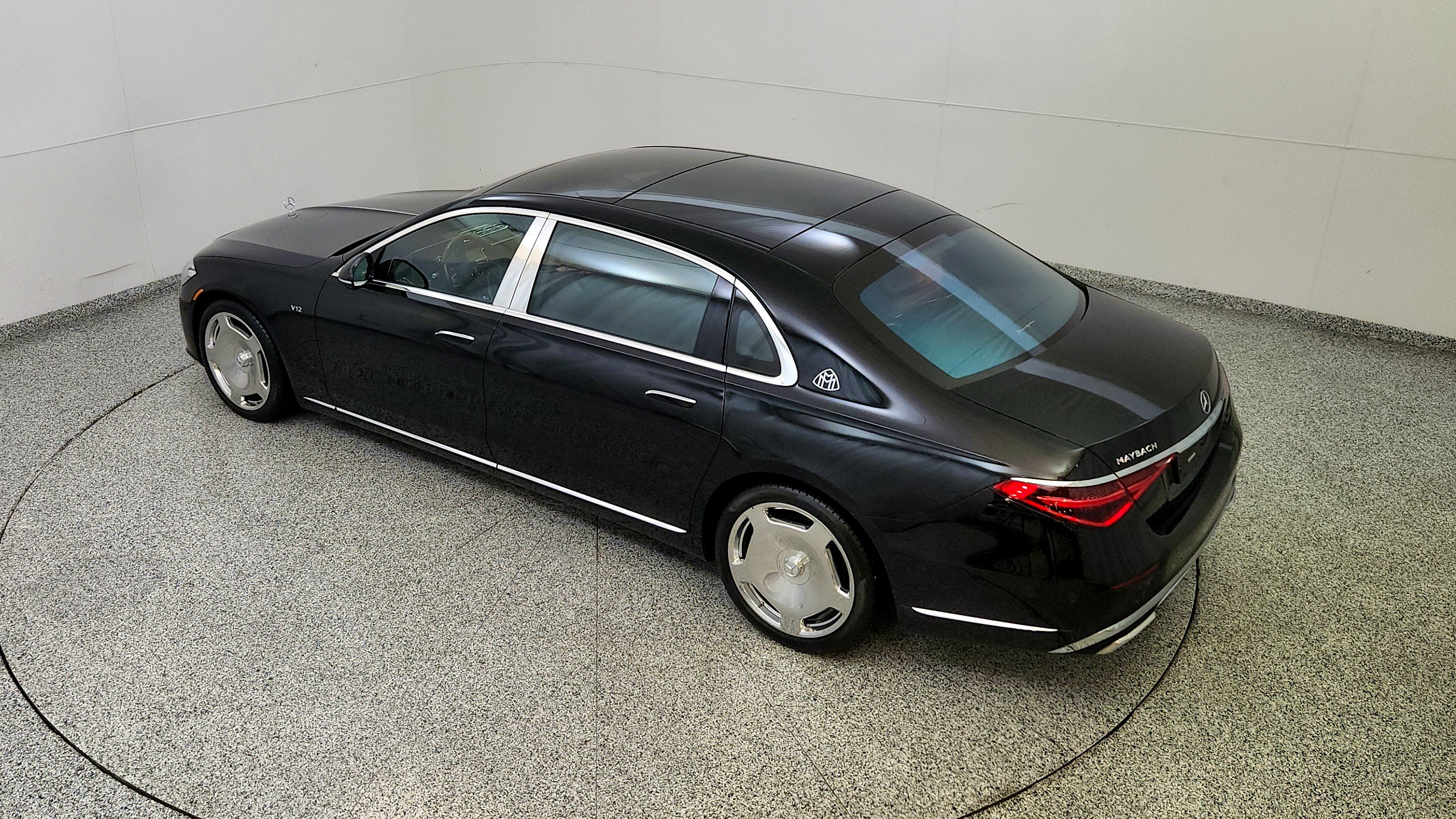 Used 2023 Mercedes-Benz Maybach S 680 4MATIC w/ Manufaktur Leather Package image 15
