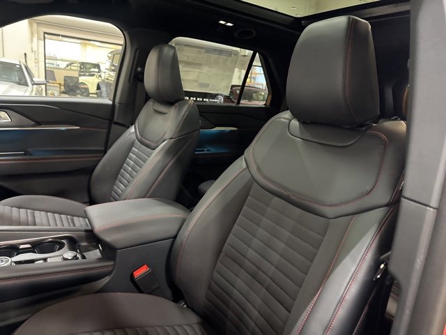 New 2026 Ford Explorer ST-Line w/ ST-Line Street Pack image 26