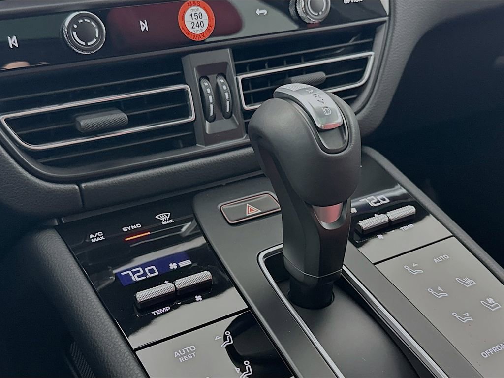 New 2026 Porsche Macan Turbo AWD/4WD image 19