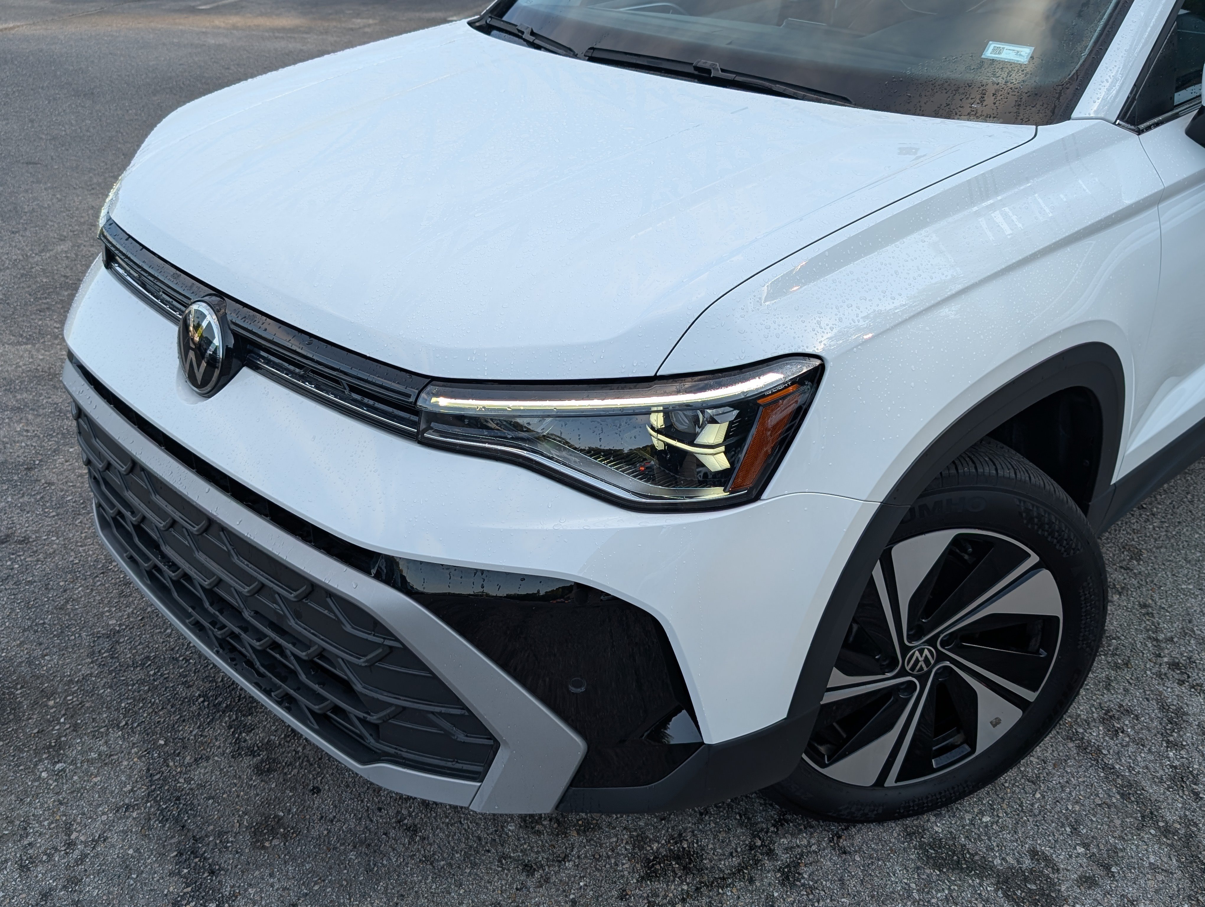 Used 2025 Volkswagen Taos SE AWD/4WD image 13