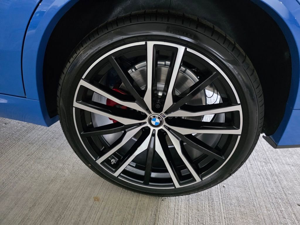 New 2026 BMW X5 M60i image 6
