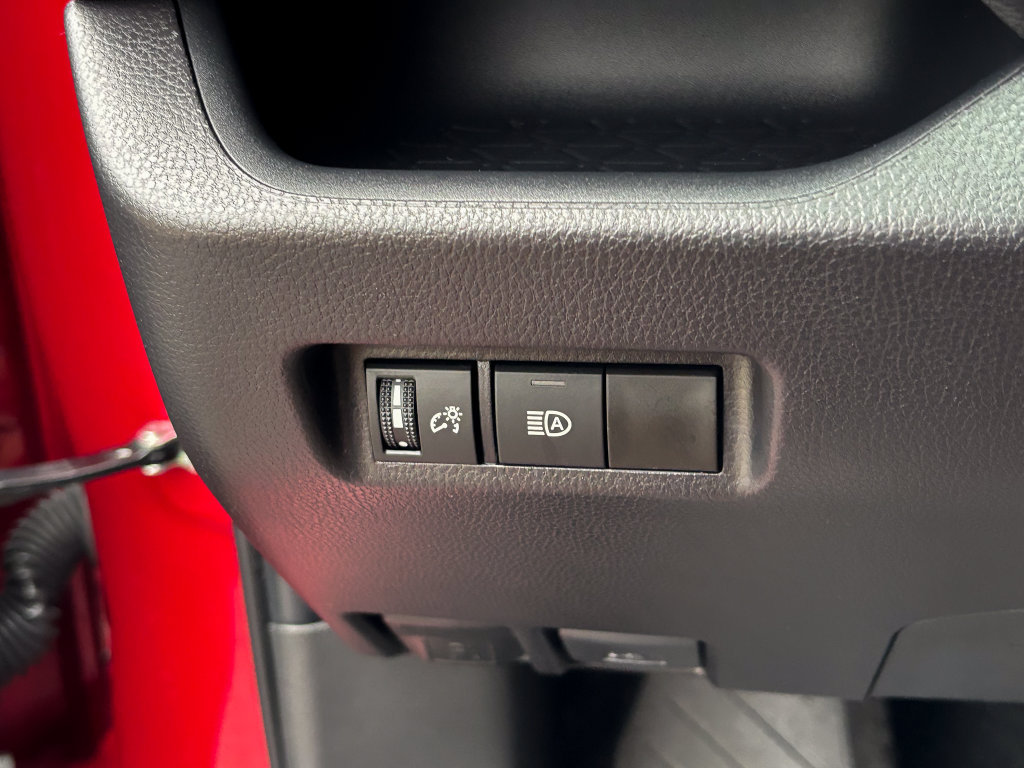 Certified 2025 Toyota RAV4 XLE AWD/4WD image 32