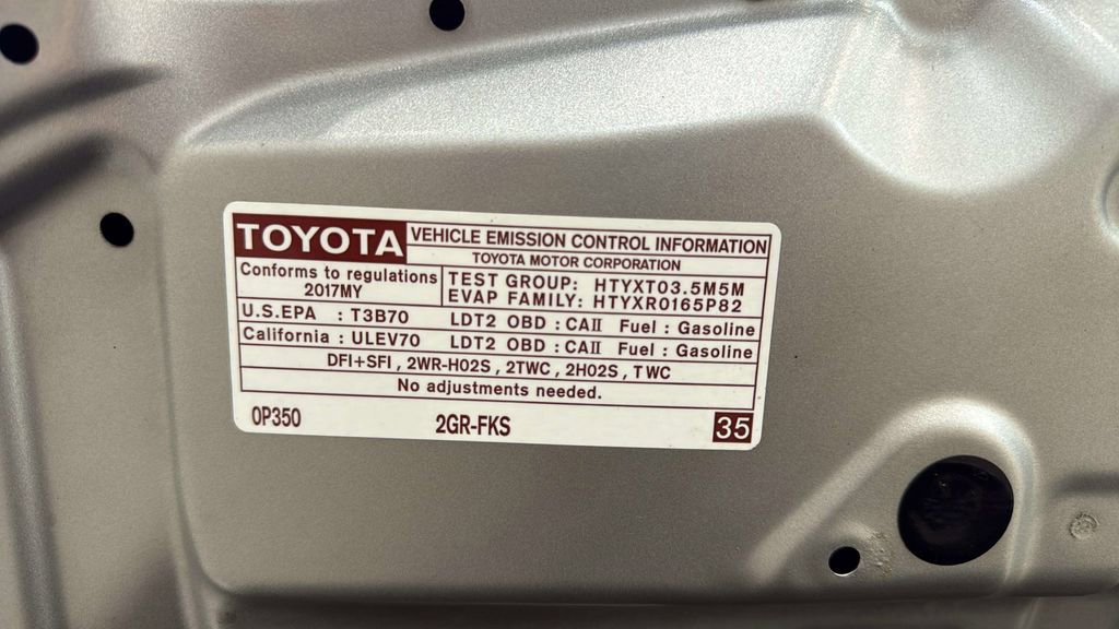 Used 2017 Toyota Highlander XLE AWD/4WD image 42