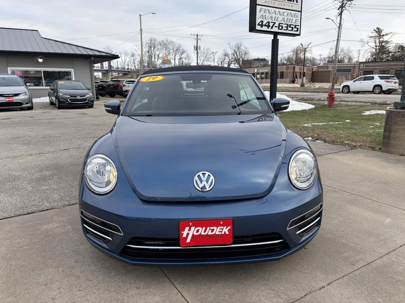 Used 2019 Volkswagen Beetle 2.0T SE image 2