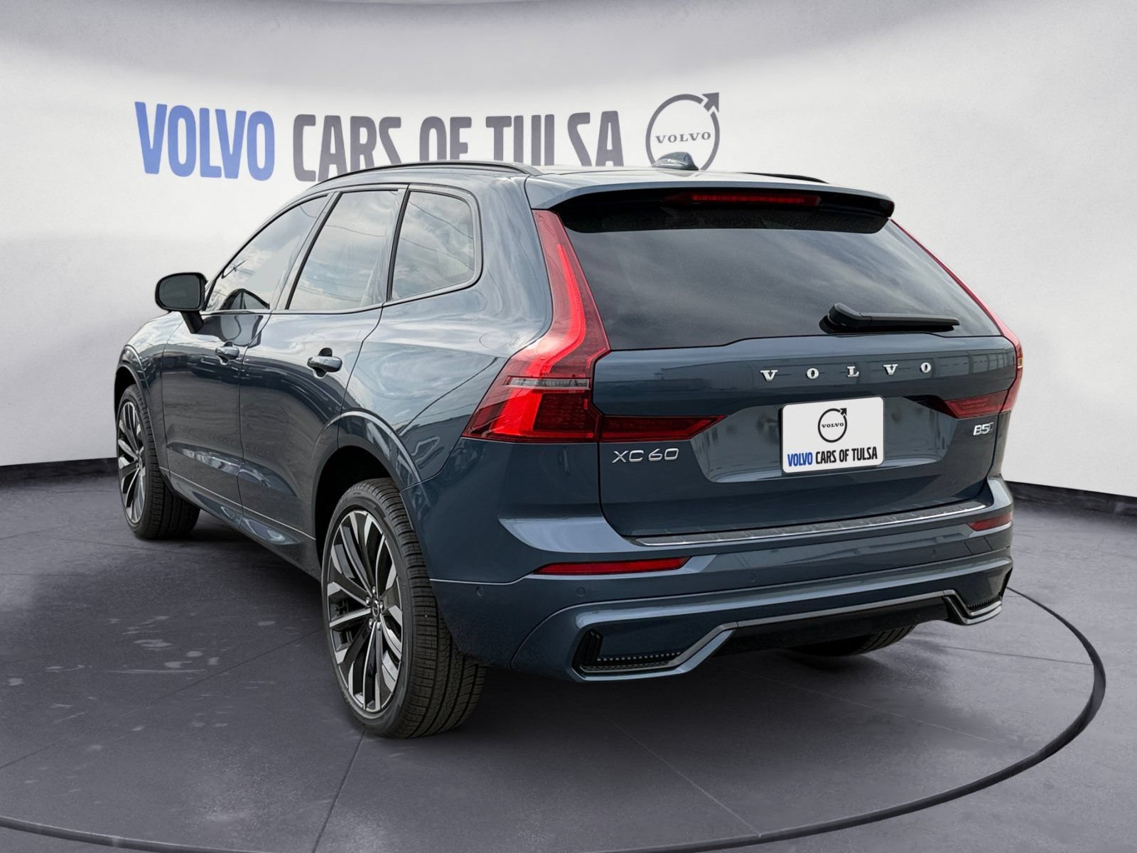 New 2026 Volvo XC60 B5 Ultra w/ Protection Package Premier AWD/4WD image 3