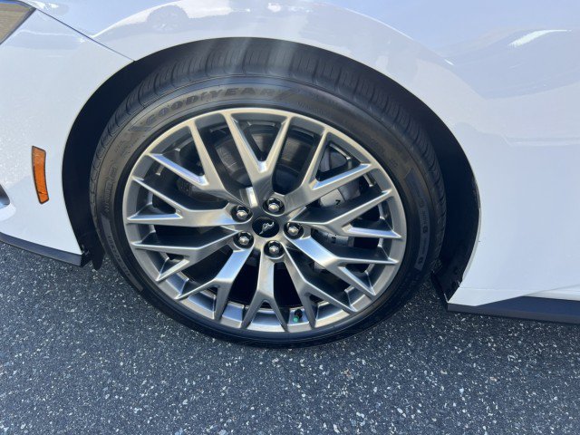 Used 2025 Ford Mustang GT Premium RWD image 34