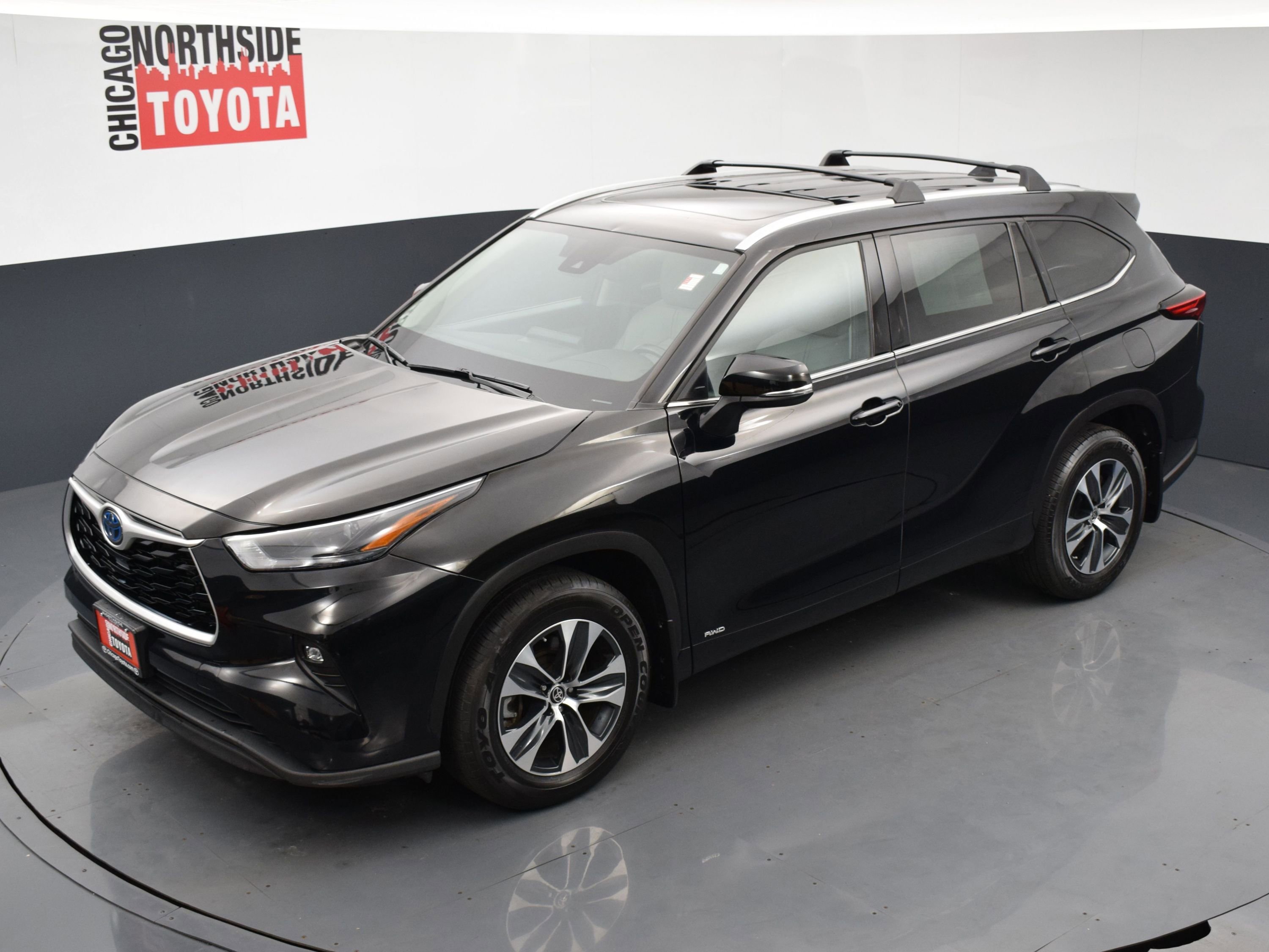 Used 2022 Toyota Highlander XLE AWD/4WD image 29