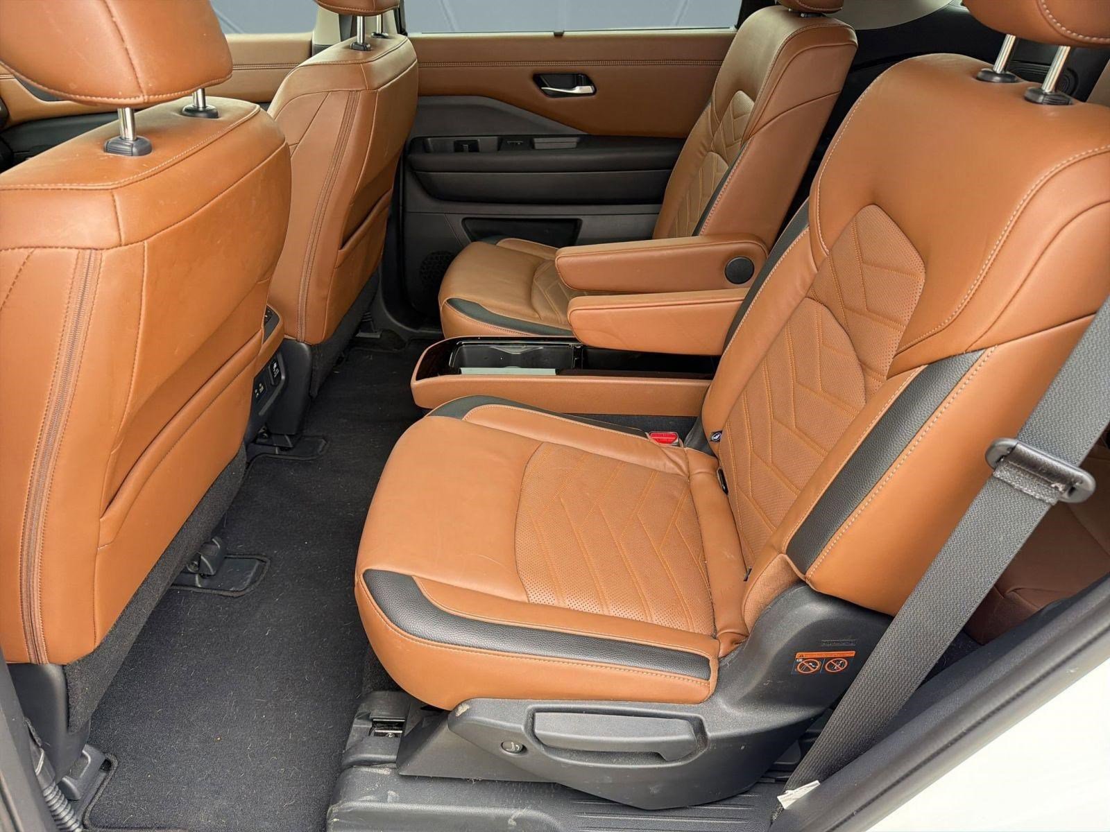 Used 2023 Nissan Pathfinder Platinum image 15