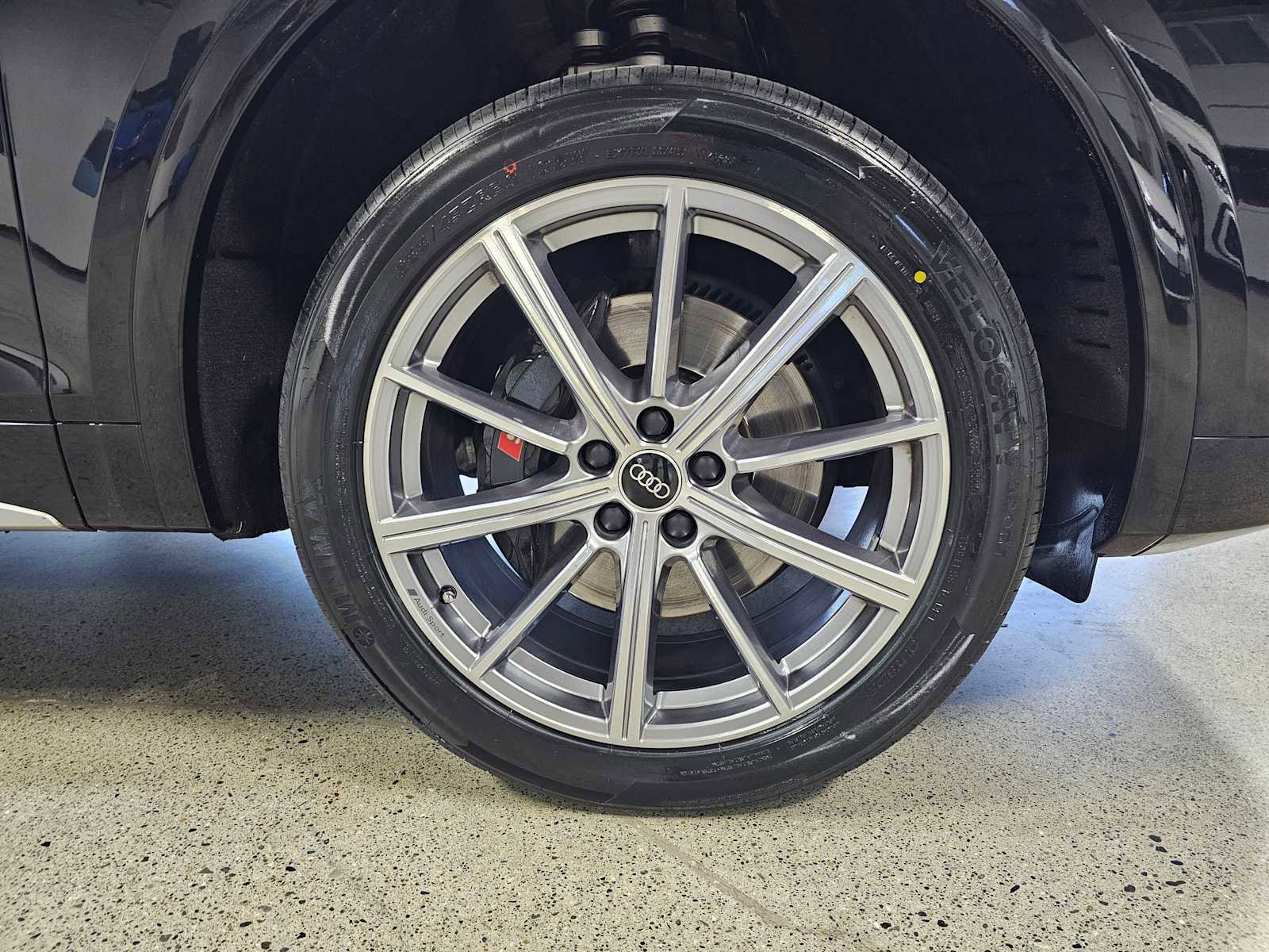 Used 2023 Audi SQ5 Premium w/ Convenience Package image 9