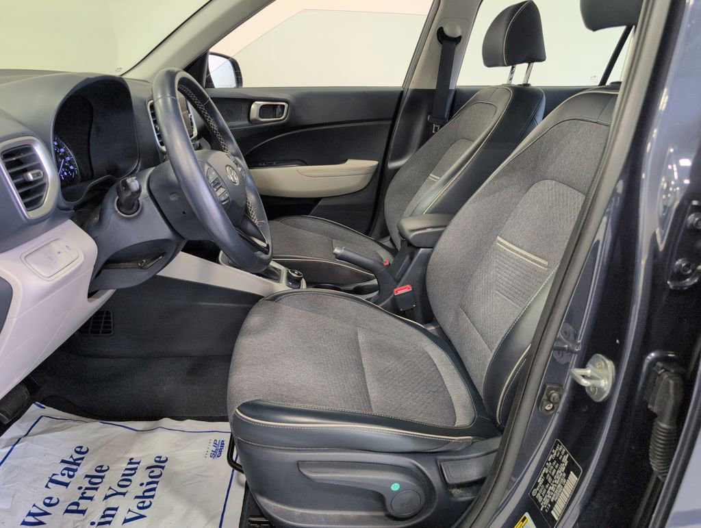 Certified 2021 Hyundai Venue image 10