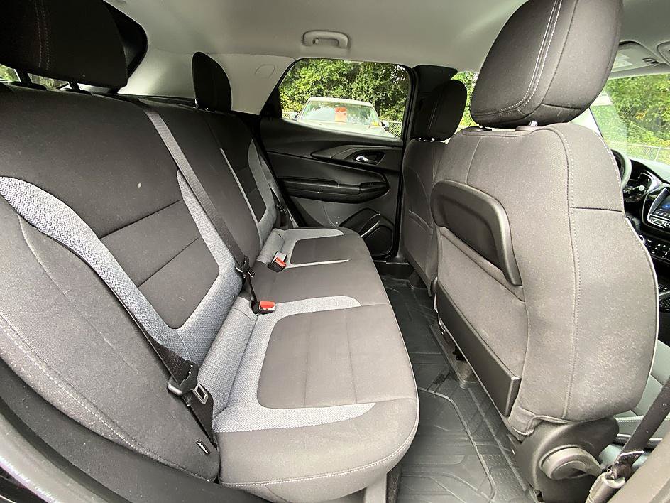 Used 2022 Chevrolet TrailBlazer LT w/ Convenience Package FWD image 24