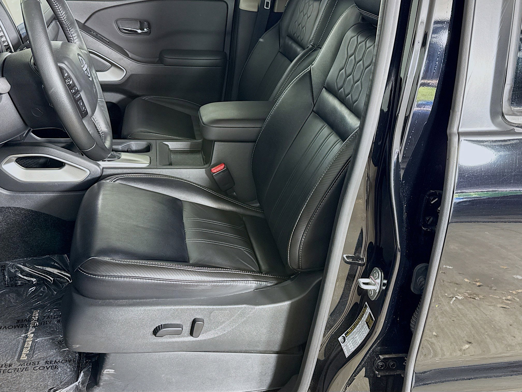 Used 2024 Nissan Frontier SL w/ Technology Package image 22