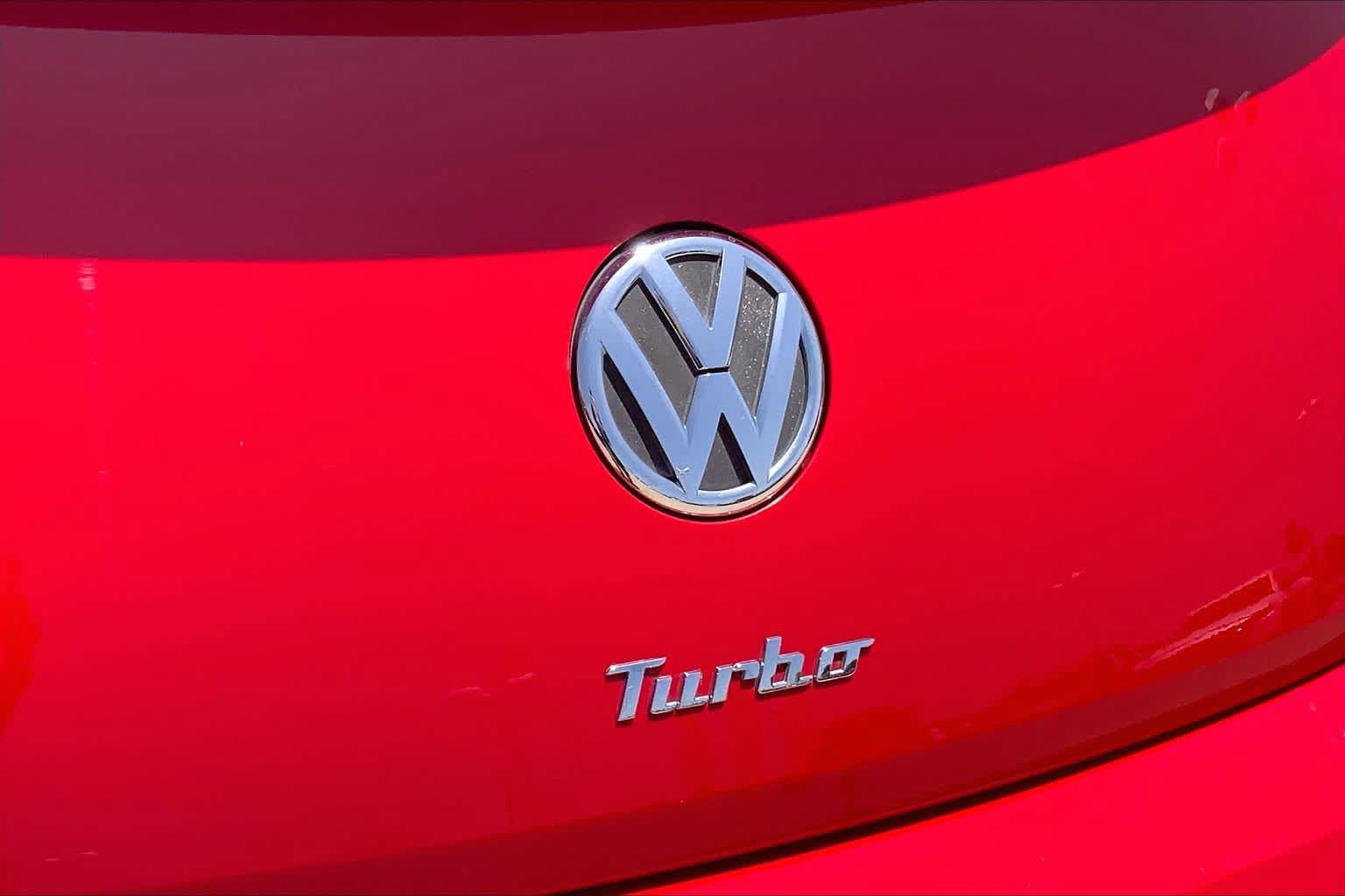 Used 2012 Volkswagen Beetle 2.0T FWD image 26