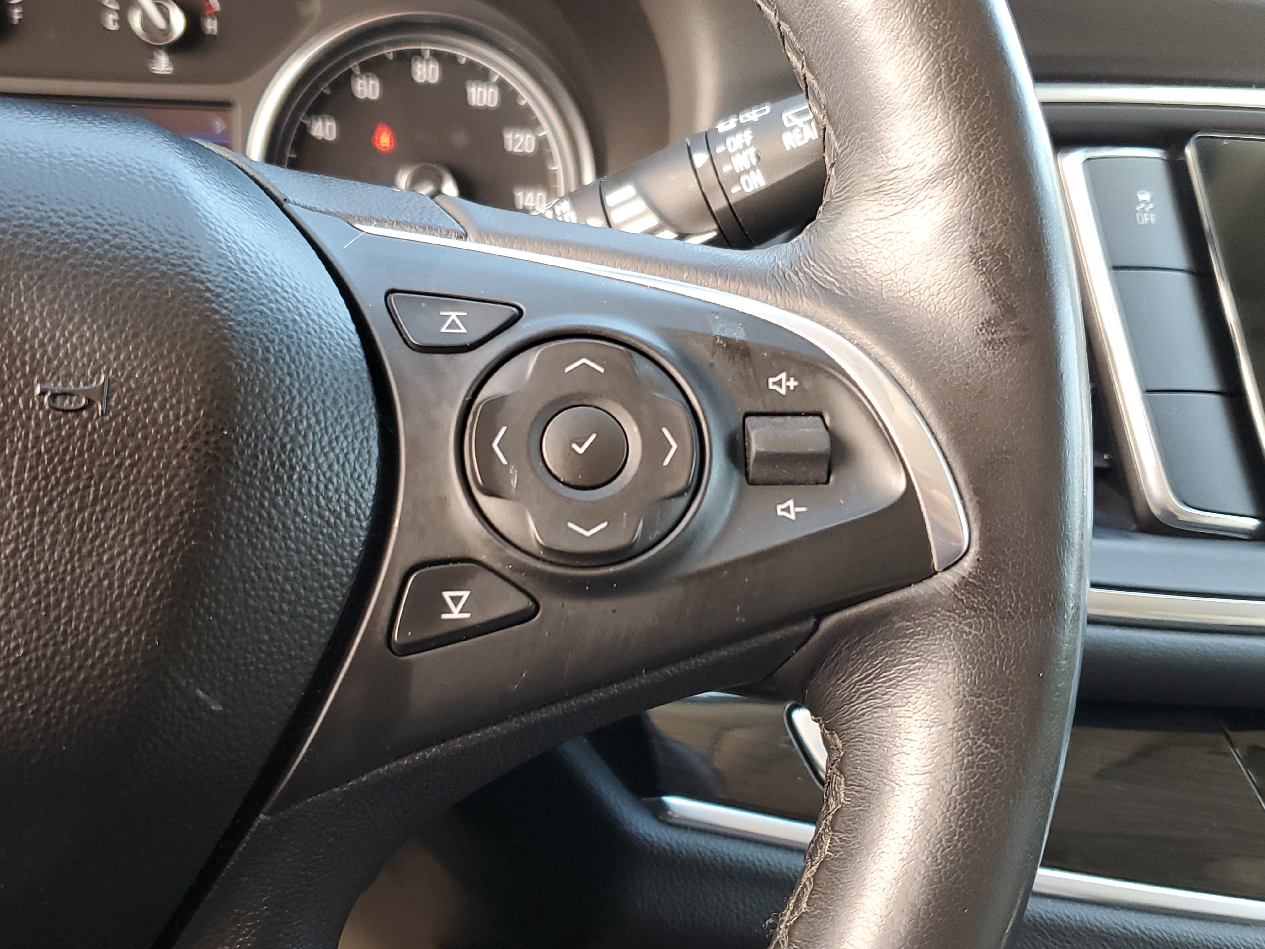 Used 2020 Buick Enclave Essence w/ Sound and Sites Package image 26