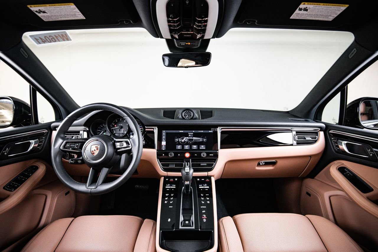 Certified 2026 Porsche Macan AWD/4WD image 24