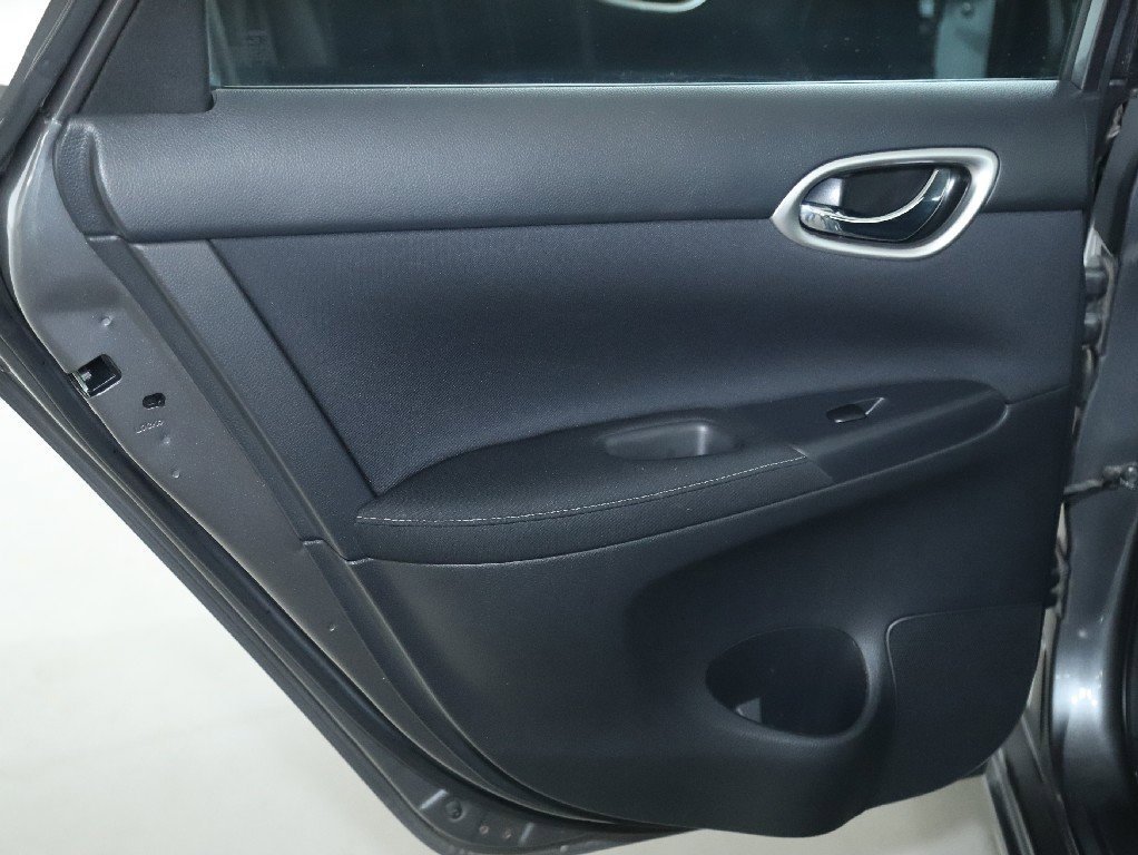 Used 2015 Nissan Sentra SV image 13