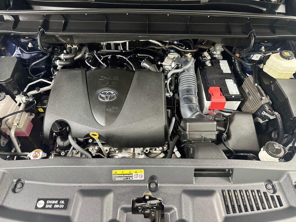 Used 2022 Toyota Highlander XLE AWD/4WD image 30