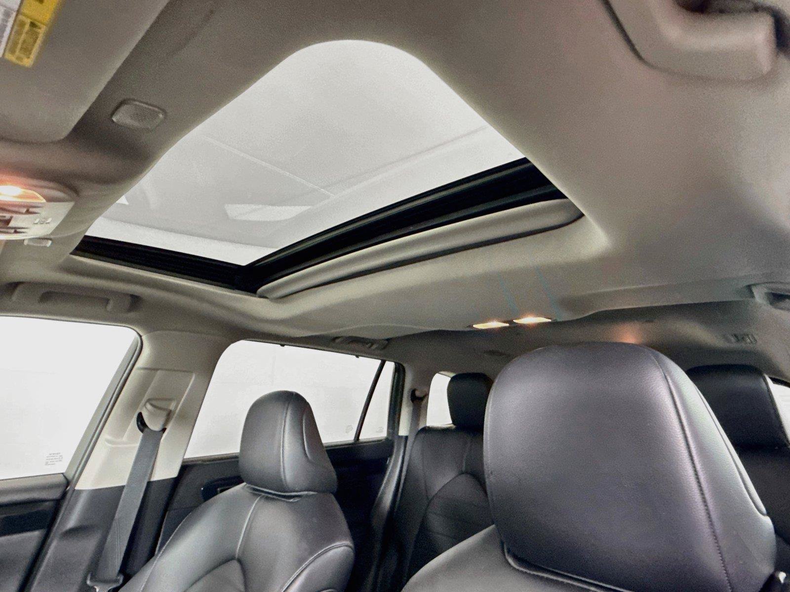 Certified 2023 Toyota Highlander XLE FWD image 6