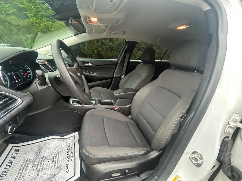 Used 2017 Chevrolet Cruze LT w/ Convenience Package FWD image 17