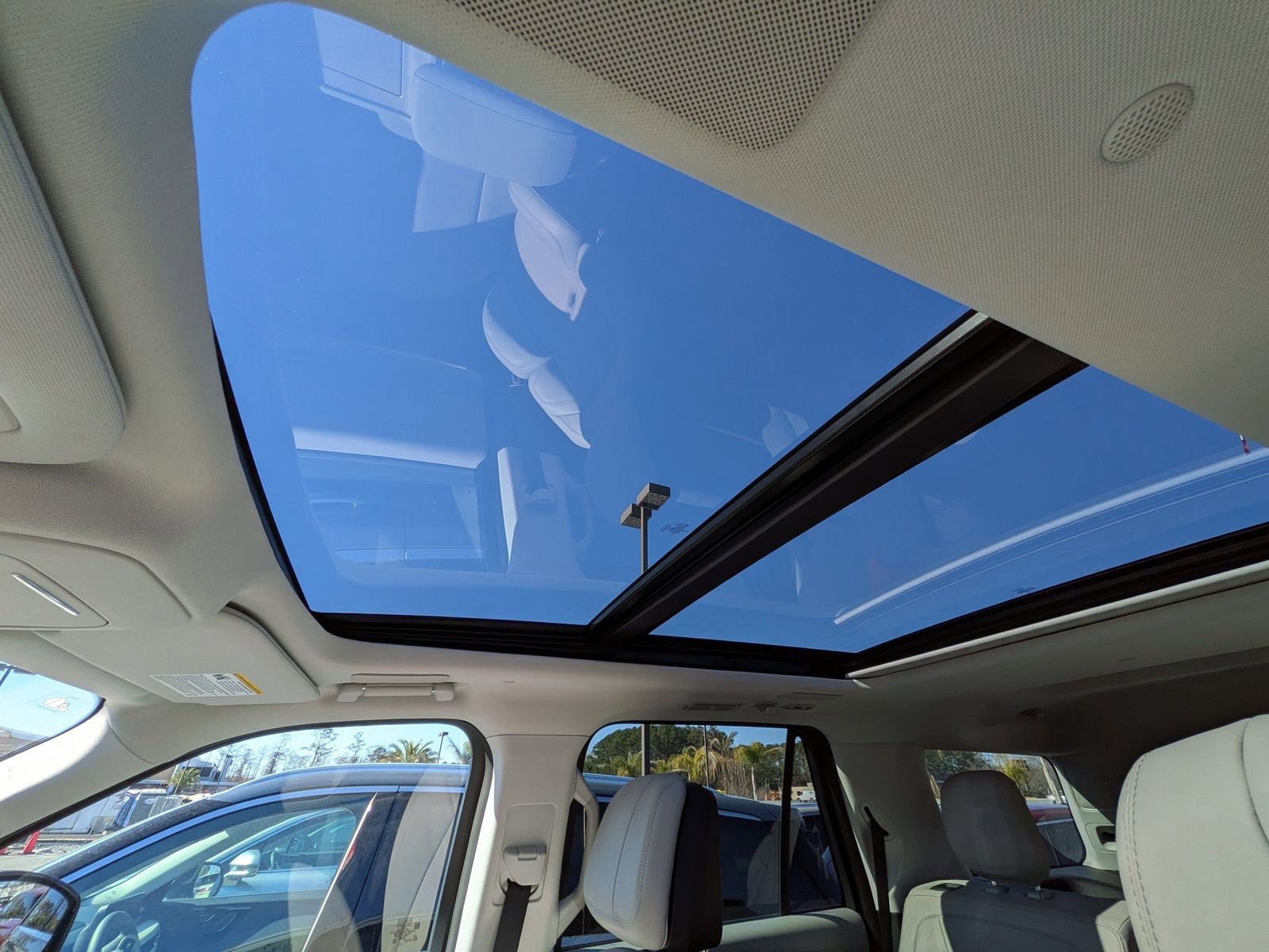 Certified 2025 Lincoln Navigator Reserve image 24