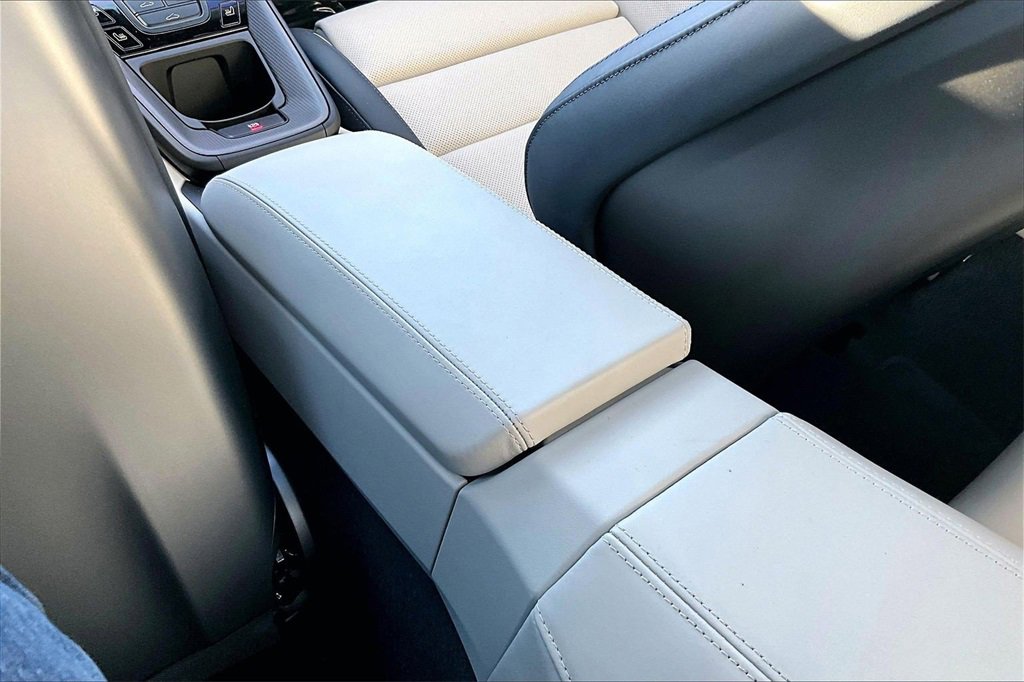 Used 2025 Porsche 911 Carrera 4 GTS image 18